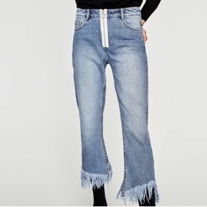 Zara cropped distressed hem zipper pull jeans size 2
